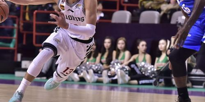 乌加特凭借 乌加特凭借