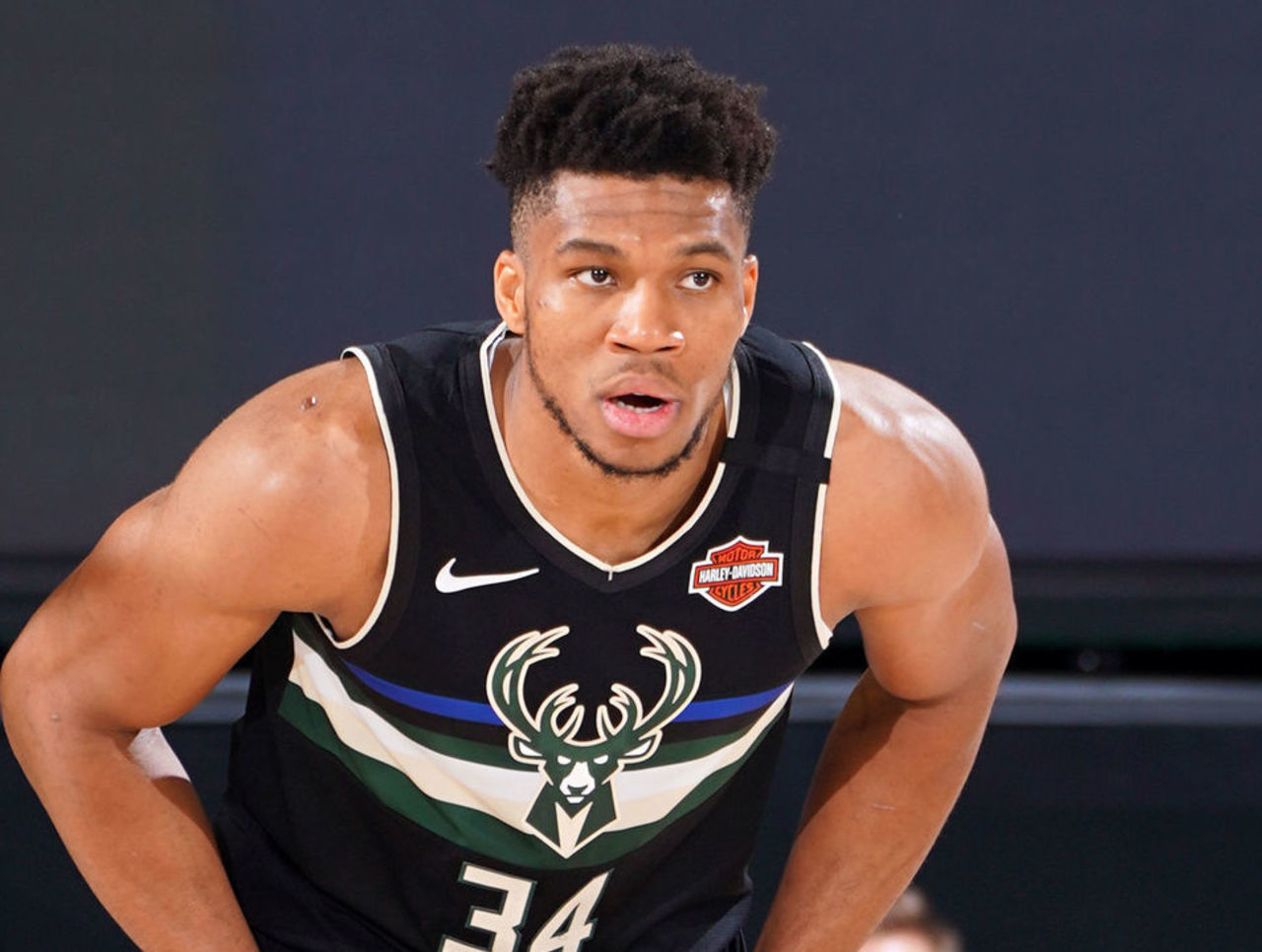 以边路突破 以边路突破